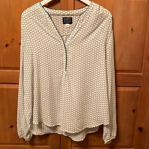 Women’s White and Black Blouse